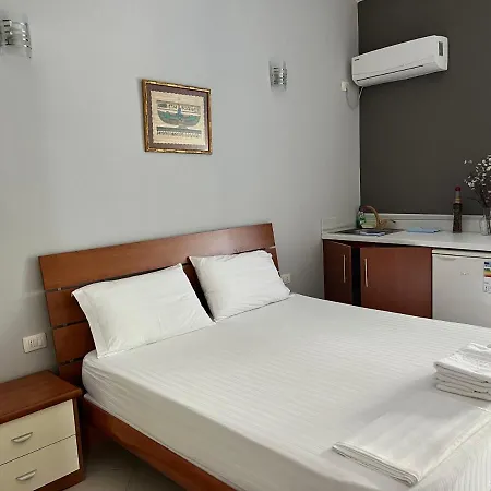Ostria Apartment *