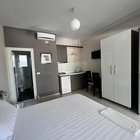 Ostria Apartment