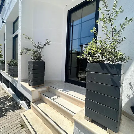 Ostria Sarandë