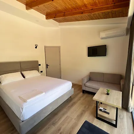 Ostria Apartment