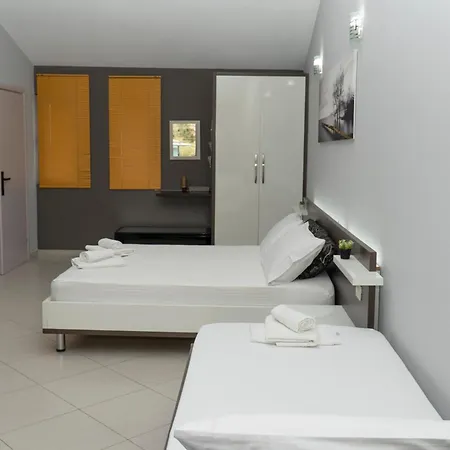 Ostria * Sarandë