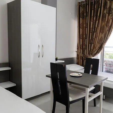 Ostria Apartment *