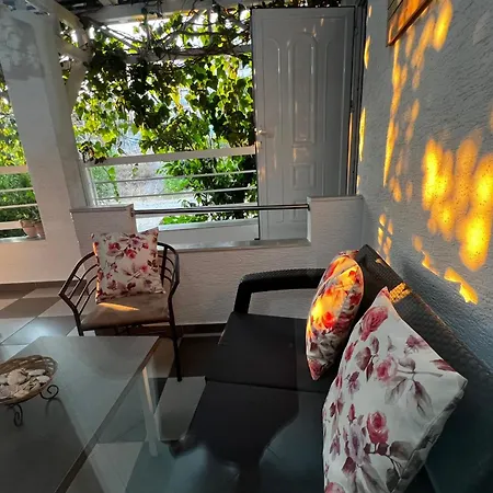 Ostria * Sarandë