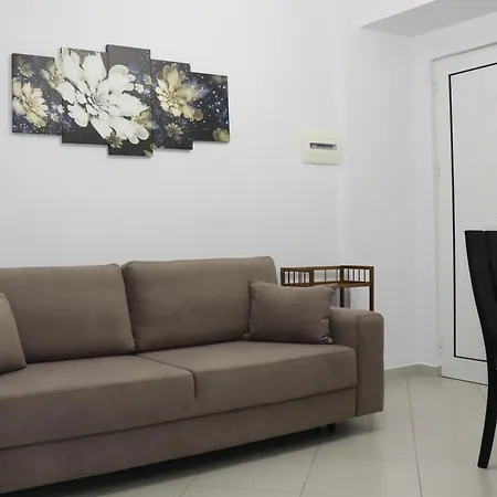 아파트 Ostria Sarandë