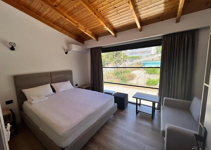 Ostria * Sarandë
